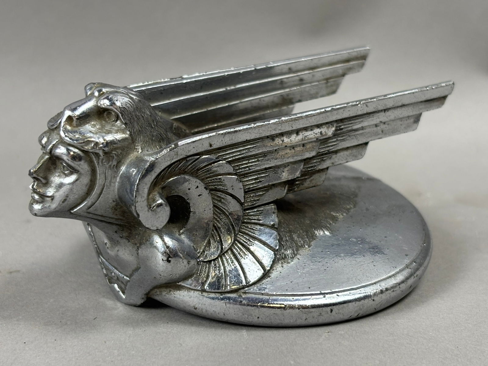 Chevrolet 1929-1930 Original Winged Viking Radiator Cap Mascot: Great original piece - see all photos! See all photos for a better idea on condition. All items are sold as-is, where-is! This is a simulcast auction event, with in house bidding offered, along with m