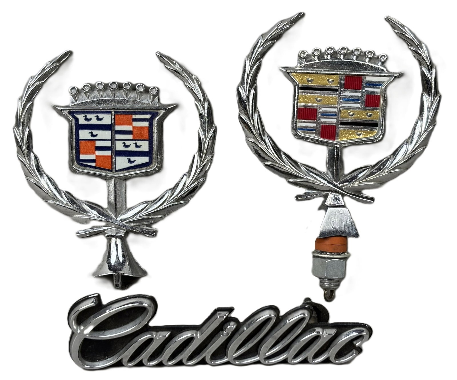 Lot 3 Cadillac Original 70s 80s OEM Emblem & Ornament Wreath Crest: See all photos for a better idea on condition. All items are sold as-is, where-is! This is a simulcast auction event, with in house bidding offered, along with multiple online bidding platforms. If yo