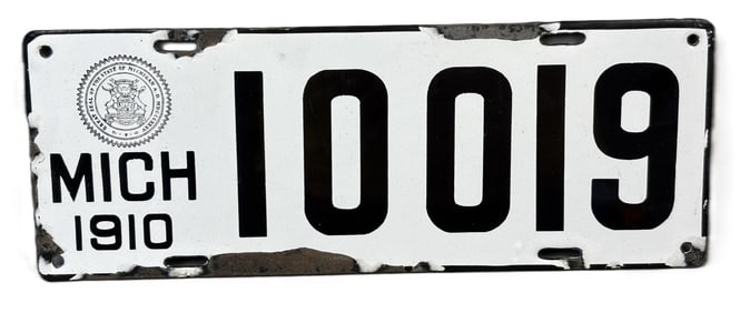 1910 Michigan 10019 Original Porcelain License Plate