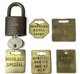 Lot 6 Mobil Mobilgas Special Artic Brass Oil Check Tags & Lock