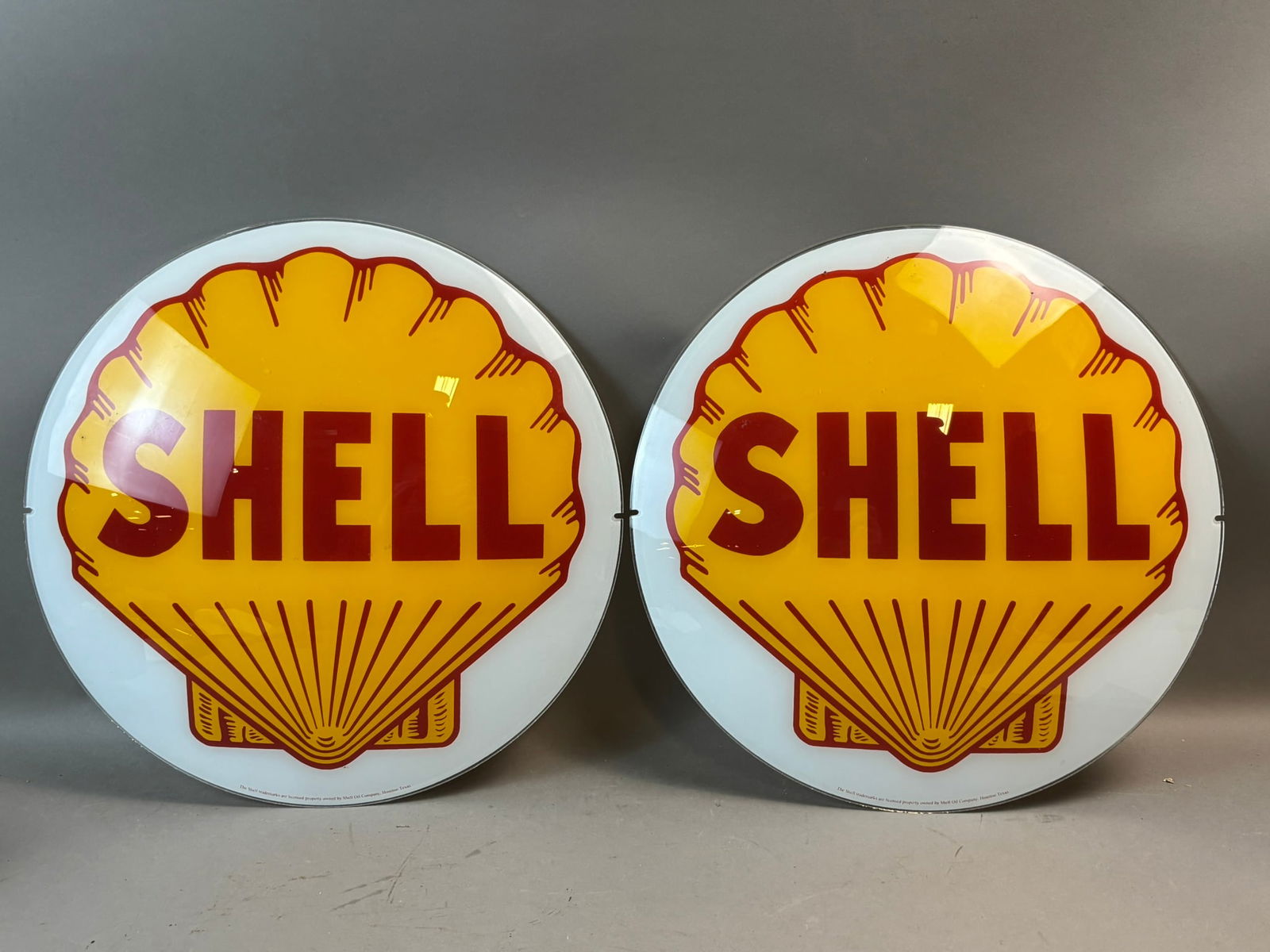 Shell Tiger Stripe Clam Shell Pair 14" Gas Pump Globe Lenses (1 of 7)