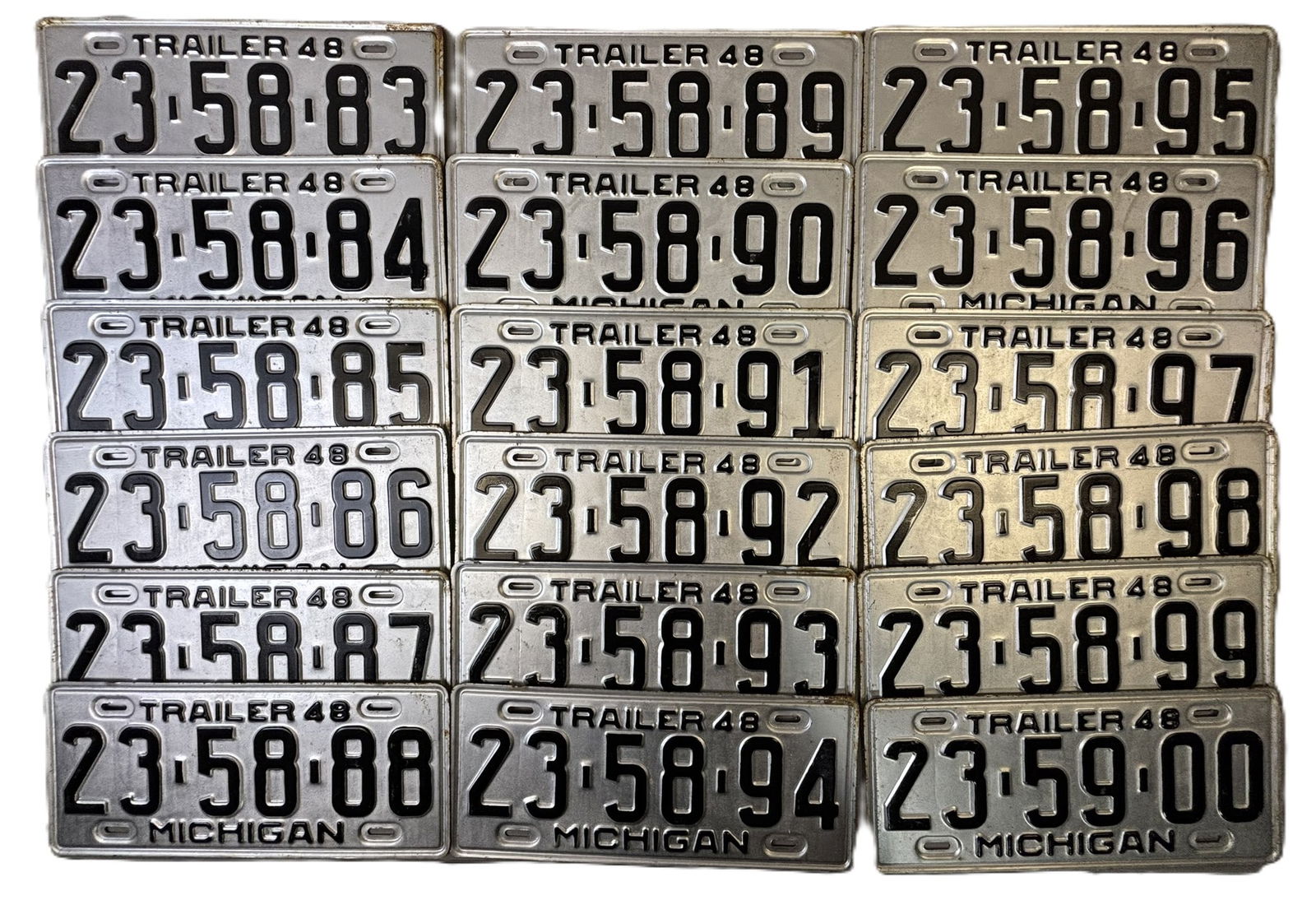 18 Consecutive Michigan Trailer 1948 License Plates 23-58-83 to 23-59-00 (1 of 10)