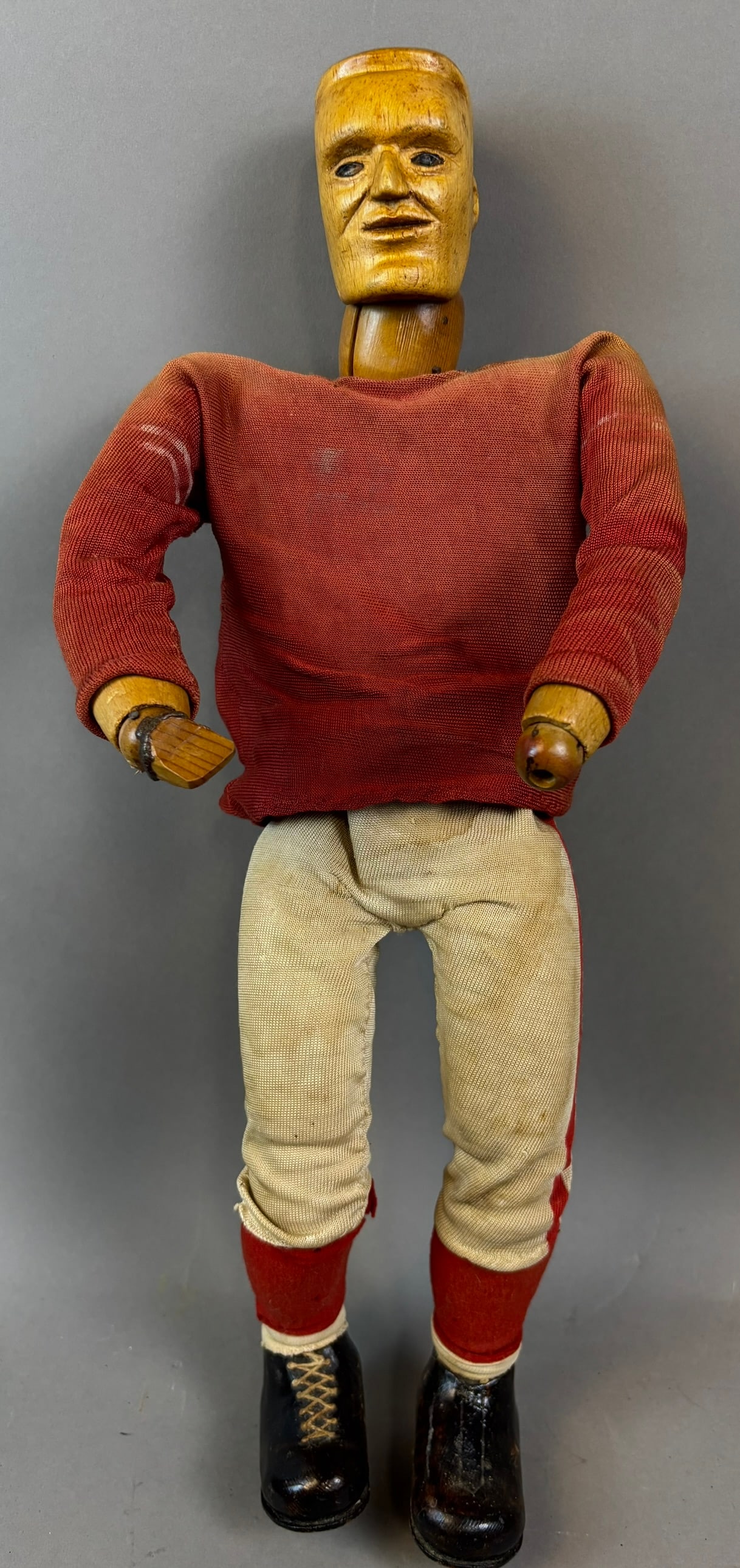 Antique Early 1900s 18" Original Hand Carved Jointed Art Model Football Player: Talk about an unusual one of a kind item. Circa early 1900s jointed football player that's hand carved. PLEASE NOTE WE OFFER IN HOUSE SHIPPING & HAVE BIDDING AVAILABLE ON OUR OWN WEBSITE! If you win o