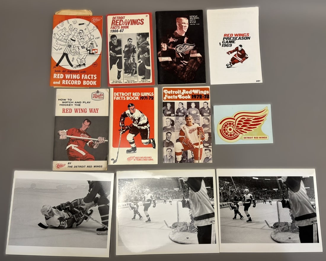 Lot 11 Vintage Detroit Red Wings Programs Photos & Photograph Lot (1 of 13)