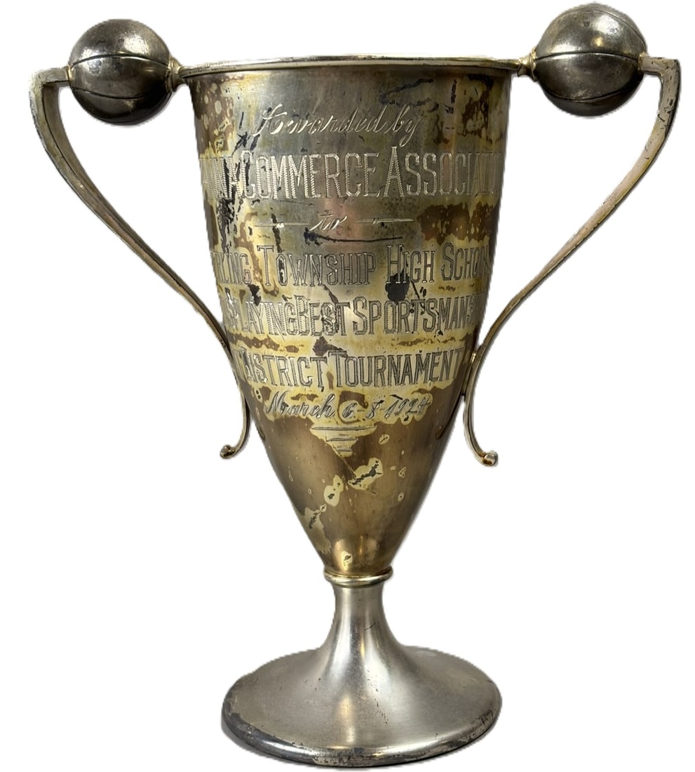 Antique 1924 Savanna Commerce Assn Sterling Illinois Basketball Trophy (1 of 14)