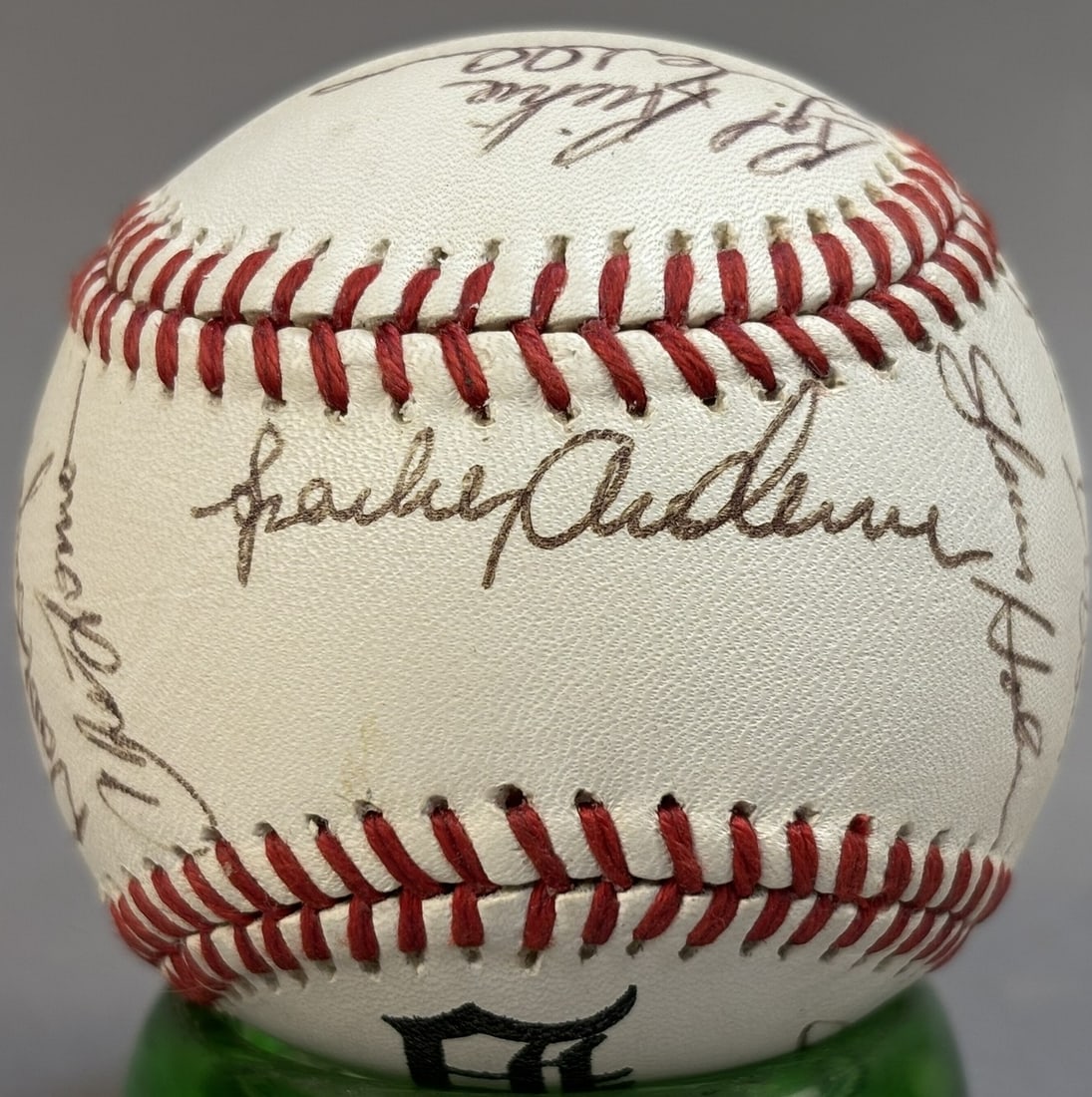 Detroit Tigers 1989 Team Signed Baseball w/ 23 Signatures: Players of interest: Lou Whitaker, Sparky Anderson, Dave Bergman, Chet Lemon, Alan Trammell, Dick T. & many more. Strong bold signatures throughout. PLEASE NOTE WE OFFER IN HOUSE SHIPPING & HAVE BIDDI
