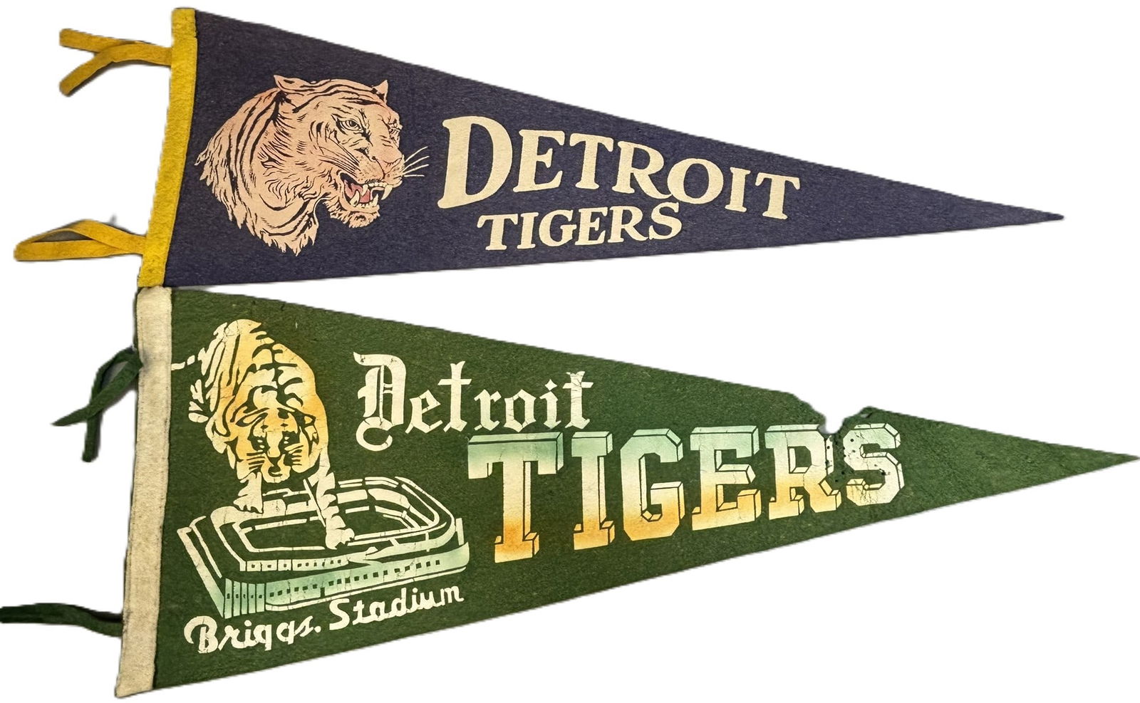 Pair Detroit Tigers Briggs Stadium 40s-50s Full Size Baseball Felt Pennants: Great original pair of Detroit Tigers Briggs Stadium pennants from the 40s-50s. PLEASE NOTE WE OFFER IN HOUSE SHIPPING & HAVE BIDDING AVAILABLE ON OUR OWN WEBSITE! If you win on LIVE AUCTIONEERS, plea