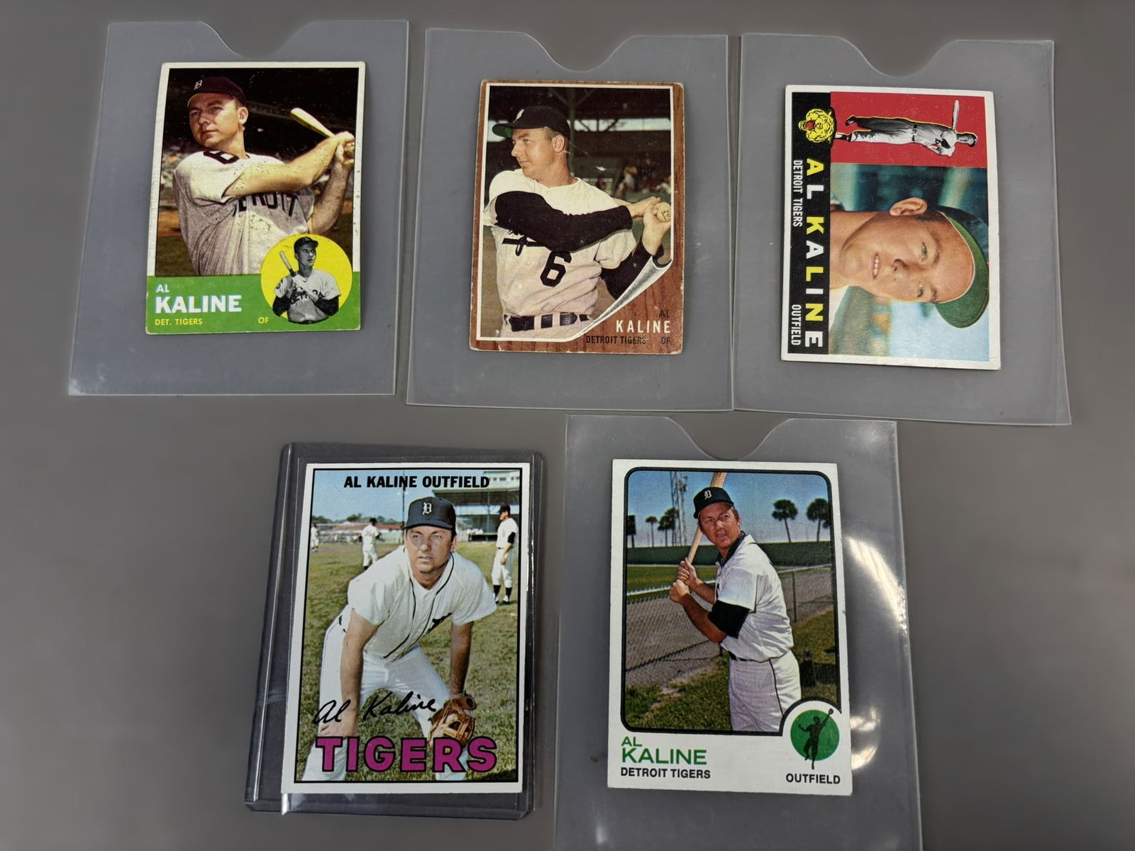 Lot 5 Al Kaline Detroit Tigers Topps Baseball Cards 1960 1962 1963 1967 1973: Nice original lot of Kaline cards, varying condition from VG-EX. See all photos. PLEASE NOTE WE OFFER IN HOUSE SHIPPING & HAVE BIDDING AVAILABLE ON OUR OWN WEBSITE! If you win on LIVE AUCTIONEERS, ple