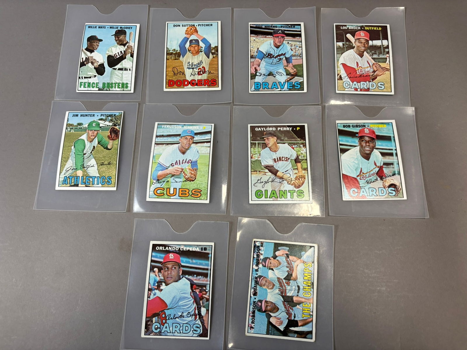 Lot 10 1967 Topps Baseball Cards Mays #423 1 20 210 285 320 333 369 445 456: Great original lot of VG to EX+ 1967 Topps cards. See all photos. PLEASE NOTE WE OFFER IN HOUSE SHIPPING & HAVE BIDDING AVAILABLE ON OUR OWN WEBSITE! If you win on LIVE AUCTIONEERS, please click "SELF
