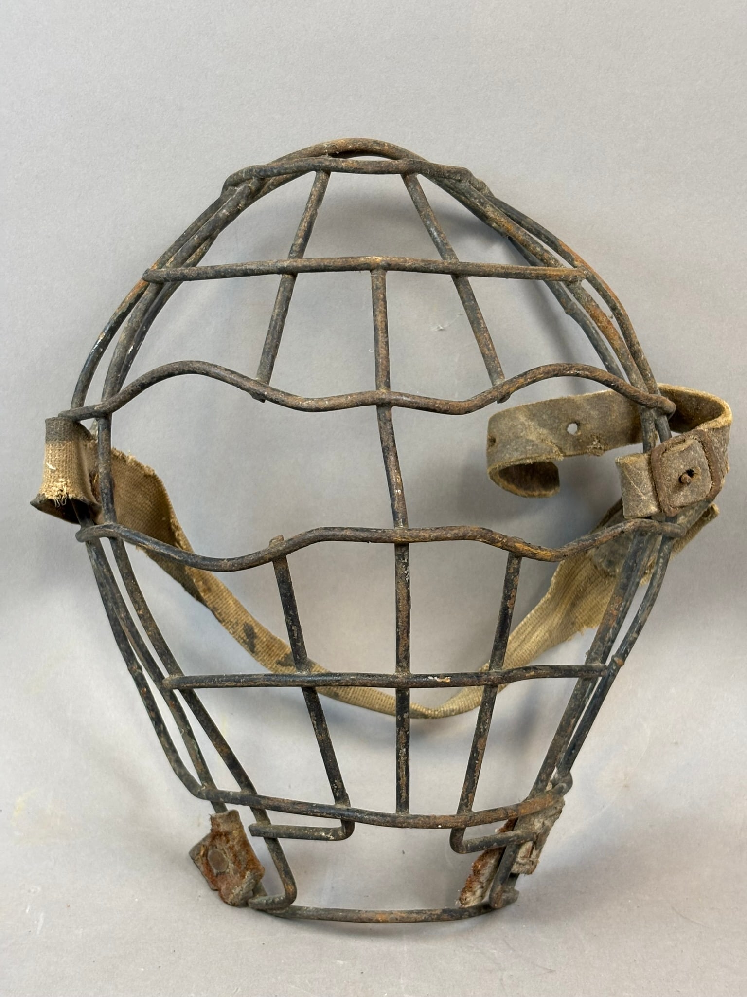 Antique Early 1910s-20s Goggle Eye Spider Man Welded Catchers Mask Frame: Great orginal spider man style catchers mask. Missing padding. PLEASE NOTE WE OFFER IN HOUSE SHIPPING & HAVE BIDDING AVAILABLE ON OUR OWN WEBSITE! If you win on LIVE AUCTIONEERS, please click "SELF