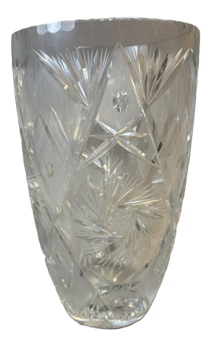 Large Heavy Cut Crystal Vase 11.75" Brilliant Star Pattern: Offered here is an impressive large and heavy cut crystal vase measuring approximately 11.75 inches tall and 7.25 inches across the rim. This substantial example features deep, sharply executed hand-c