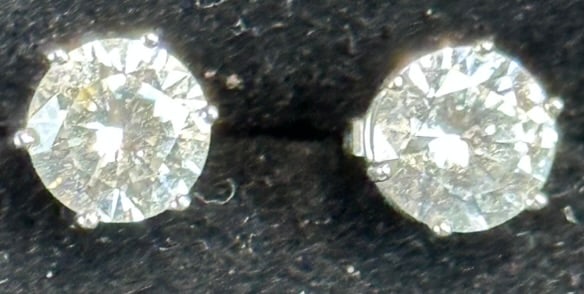 Large Pair CZ Earrings 14KT Gold 3.14 Grams: Items Coming PLEASE NOTE WE OFFER IN HOUSE SHIPPING & HAVE BIDDING AVAILABLE ON OUR OWN WEBSITE! If you win on LIVE AUCTIONEERS, please click "SELF ARRANGED SHIPPING" and keep on the lookout for an em