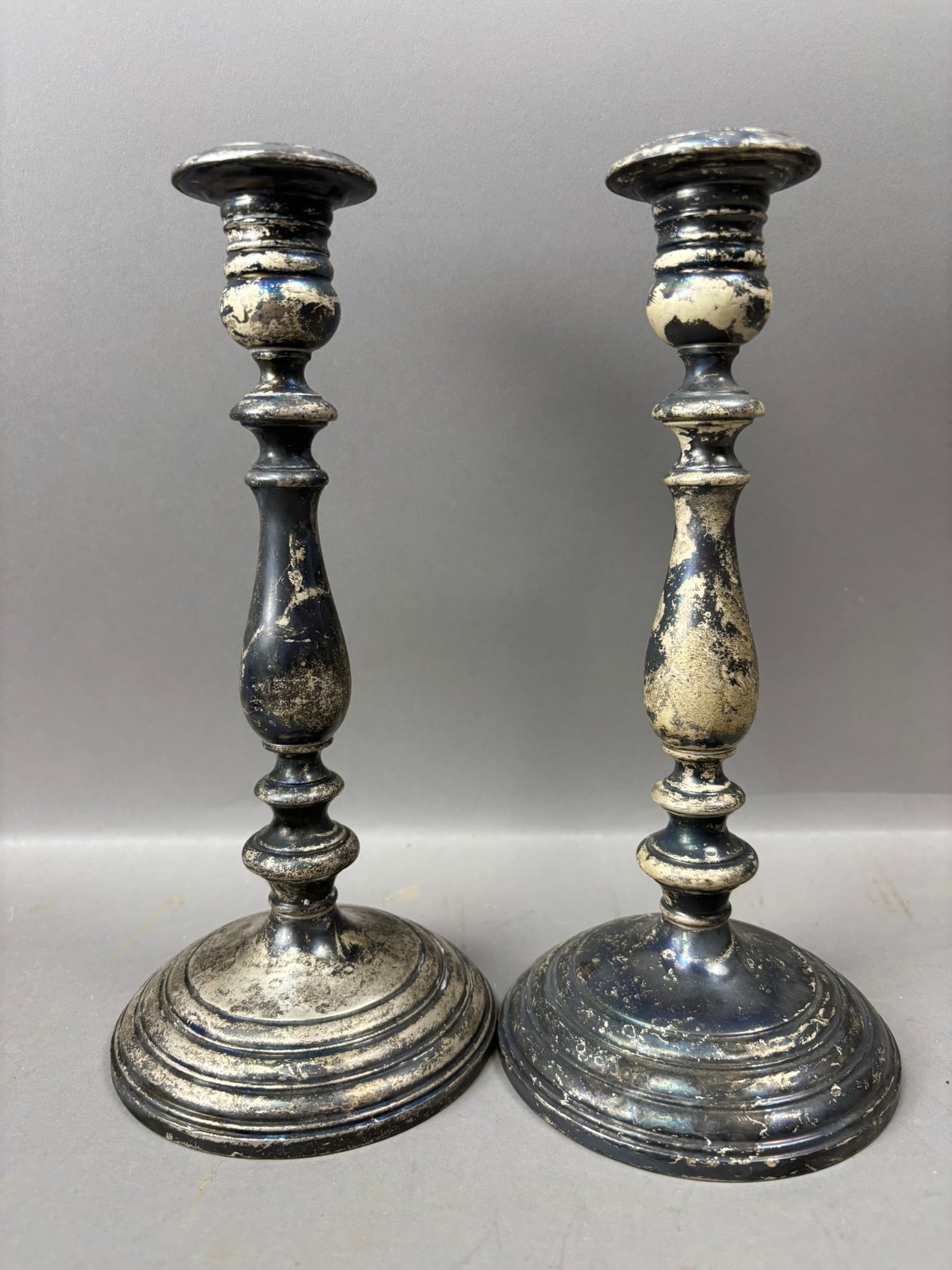 Pair Gorham Sterling Silver Weighted Candlesticks #660 1318g 46.5ozt 10": Pair of Gorham sterling silver candlesticks, model number 660, featuring classic turned baluster stems and stepped circular bases with traditional candle cups, each measuring approximately 10 inches i
