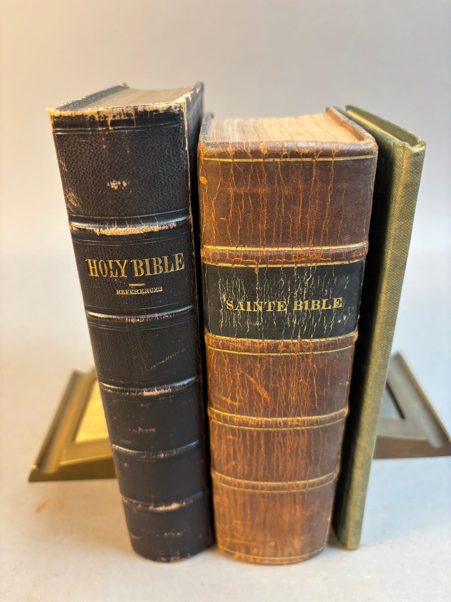 Antique Bibles Religious Books Oxford Bible 1872 French Bible 1826 Quaker: Group of three antique religious volumes including an Oxford University Press Holy Bible containing the Old and New Testaments (Oxford, 1872) with inscription to Frederick Farrand Jr. reading “A