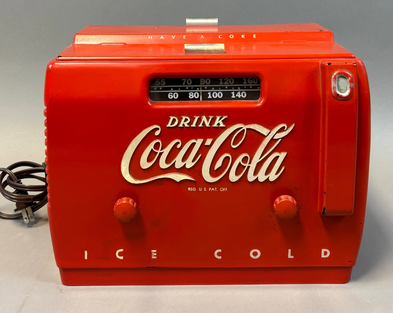 Vintage 1940s Drink Coca Cola Cooler Bakelite Soda Machine Radio (1 of 6)