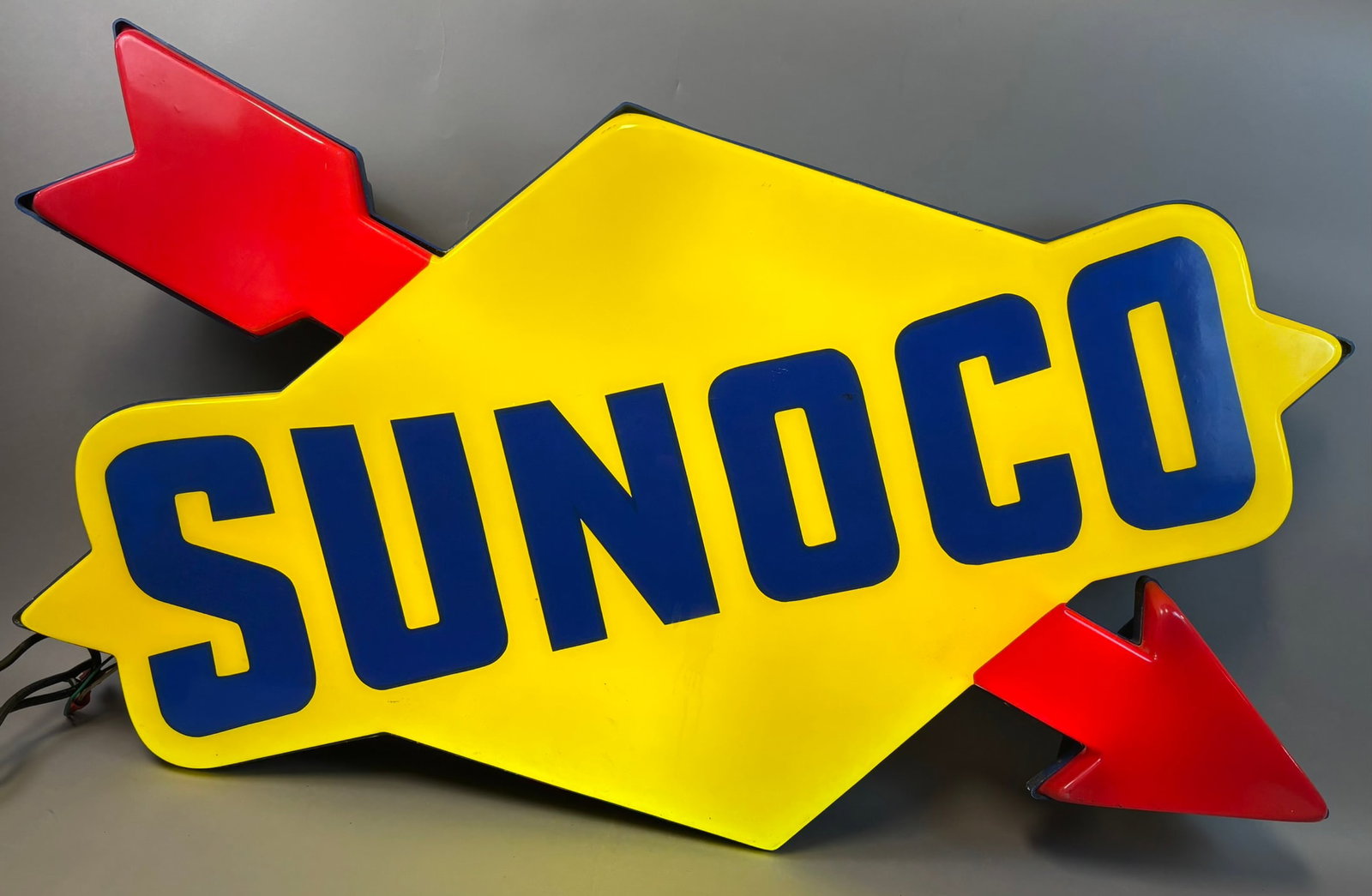 Sunoco Plastic Lighted 4' Advertising Store Display Sign w/ Arrow Works: 47" x 27" x 4.5" thick