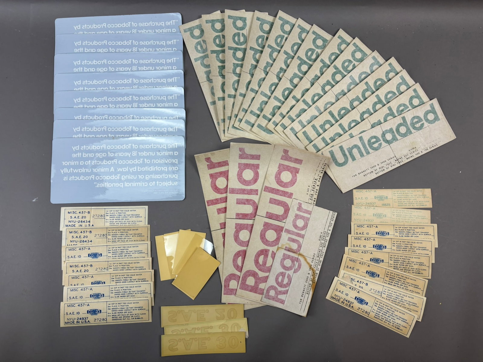 Lot 48 Mobil Oil Unleaded Regular SAE 30 Bennett Wayne Gas Pump Sticker Decals (1 of 11)