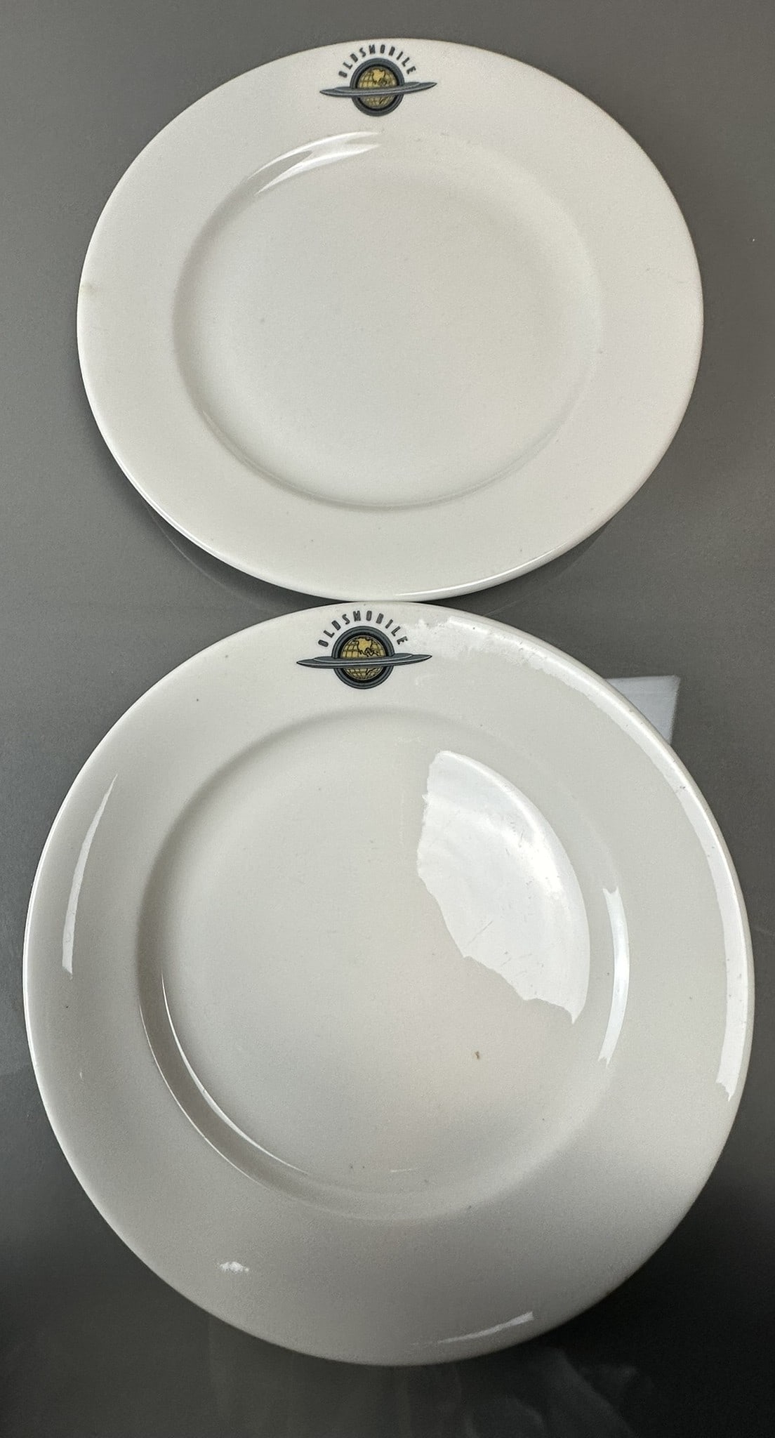 Pair 9.5" Vintage 1950s Oldsmobile Syracuse China Porcelain Dinner Plates: See all photos