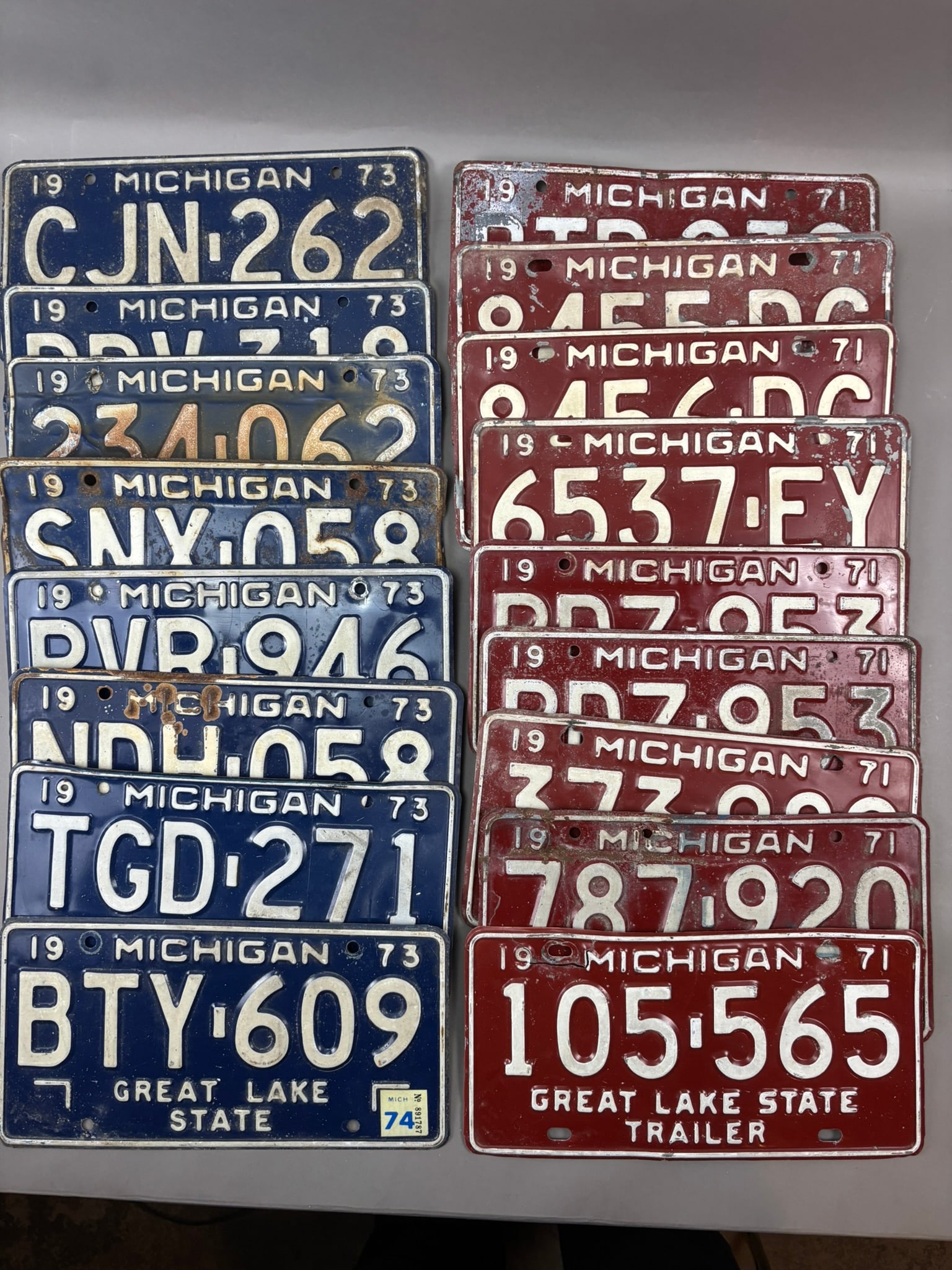 Lot 17 1971 & 1973 Michigan State License Plates Singles & Pairs (1 of 10)