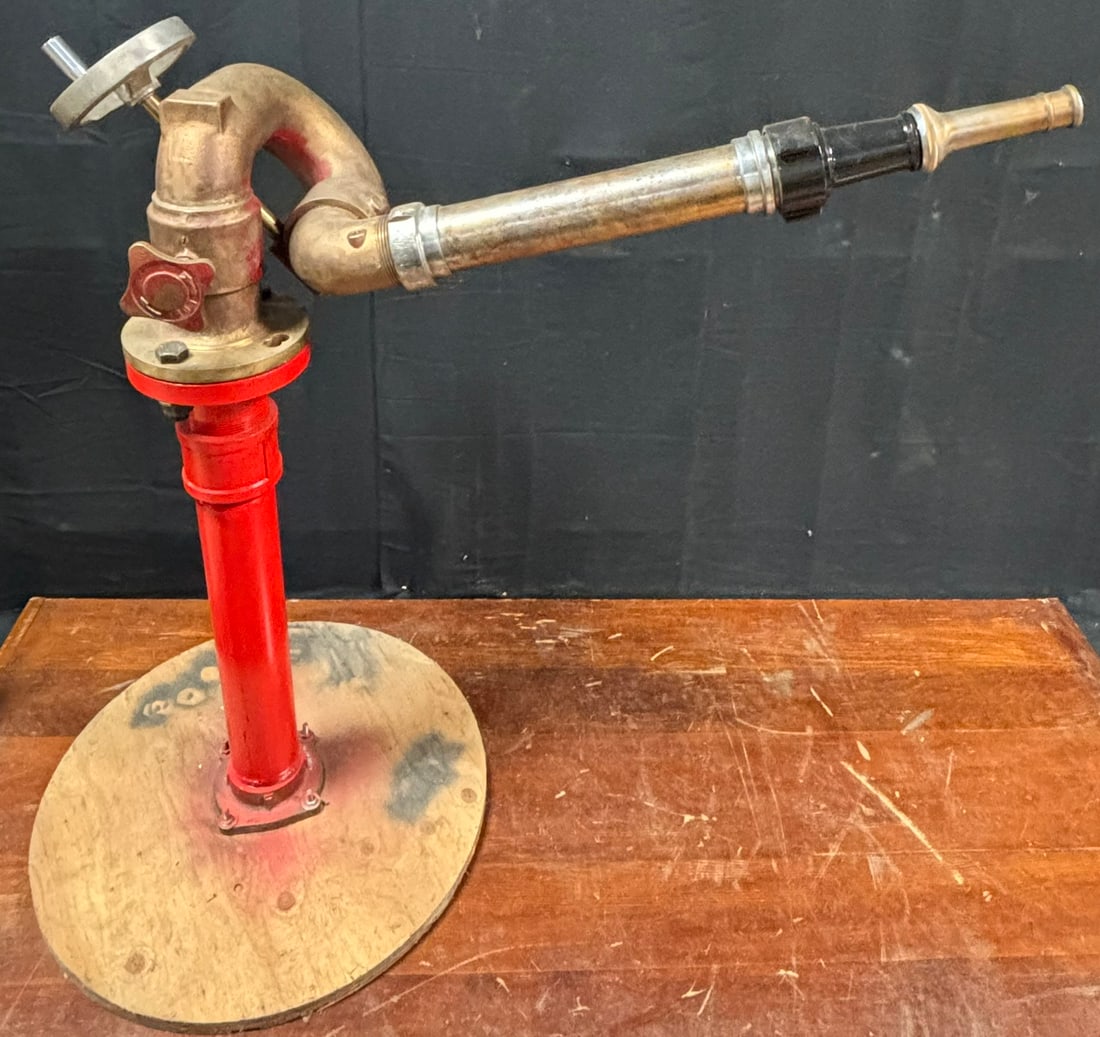 Antique 1950s Fire Truck Brass Full Pivot Nozzle & Assembly (1 of 12)
