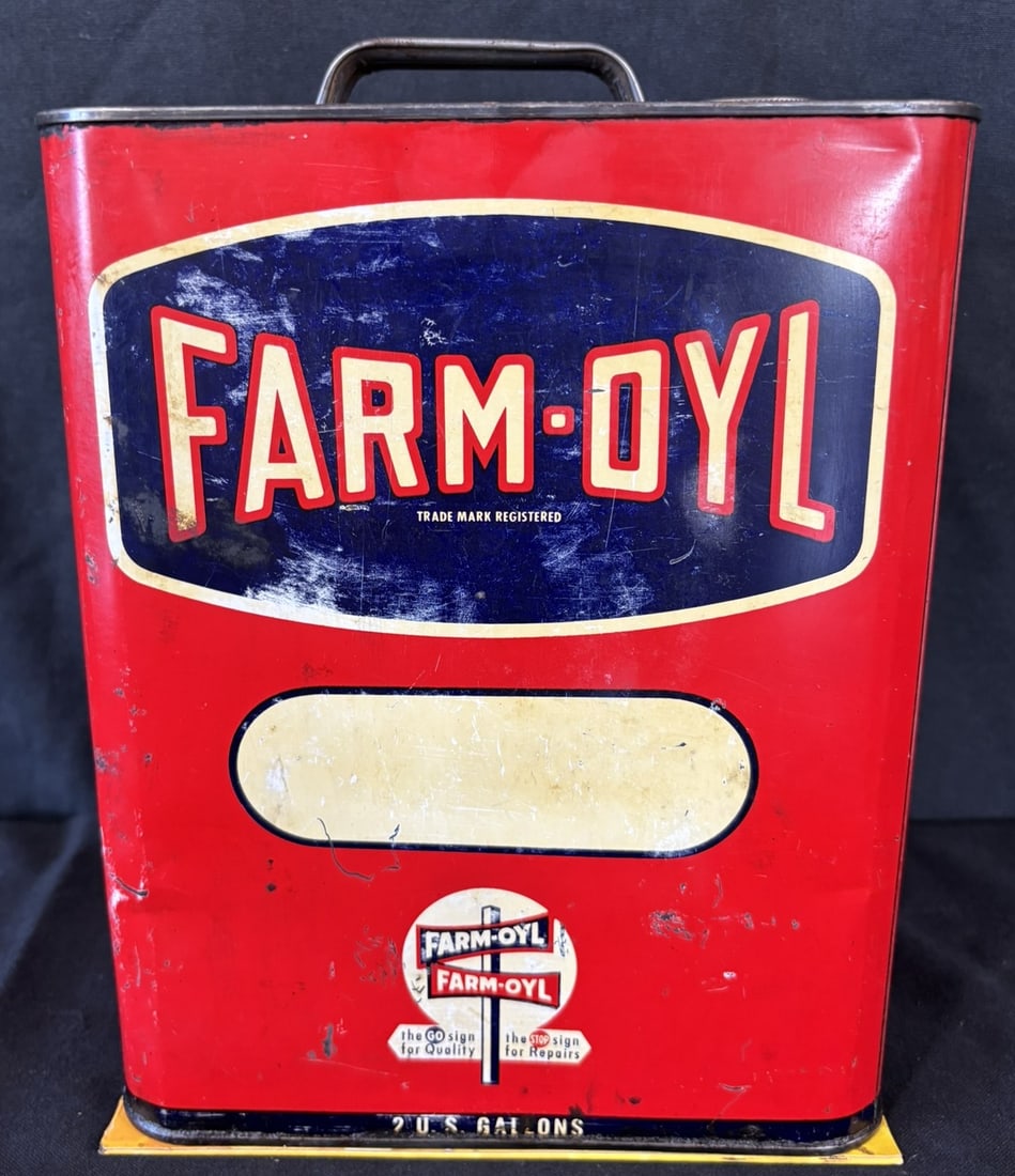Farm-Oyl Original 2 Gallon Motor Oil Can St Paul & Chicago: Great original graphics. Wear as shown. See all photos for a better idea on condition.