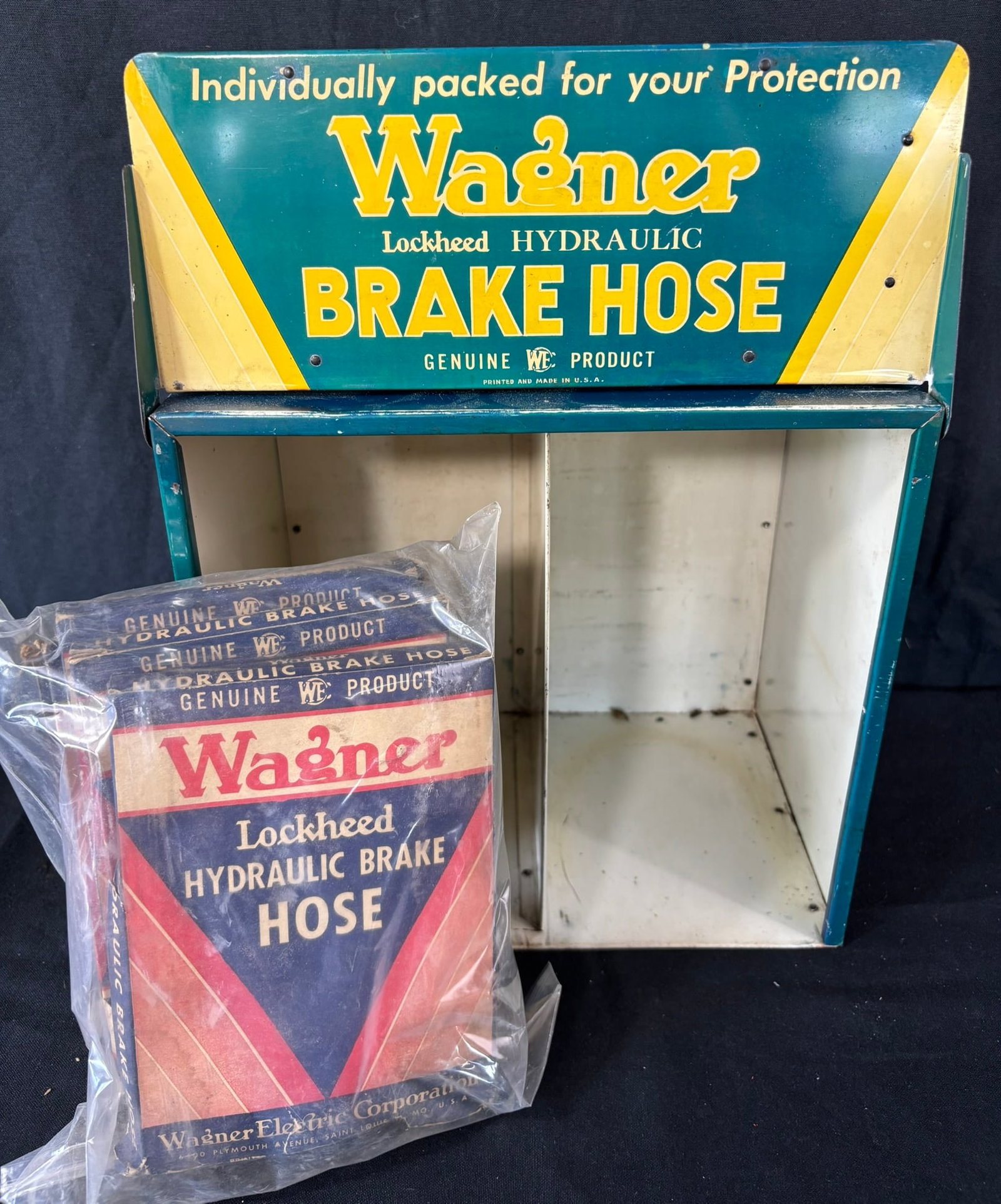 Wagner Hydraulic Brake Hose Tin Litho Display 4 NOS Hoses: 12" x 8" x 15" tall