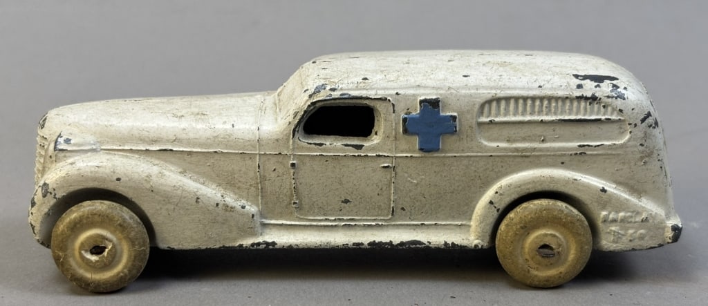 Vintage 1930s Barclay Ambulance 5" Blue White Car: Please make sure you view all photos and ask any questions you may have! Great original collectible item. This is day 1 of our 2 day one owner auction event. Thanks and have a great day! Holler & Hamm