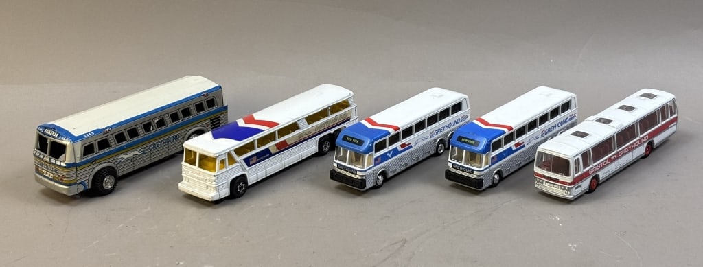 Lot 5 Greyhound Toy Buses 1:76 Scale Plastic Metal: Please make sure you view all photos and ask any questions you may have! Great original collectible item. This is day 1 of our 2 day one owner auction event. Thanks and have a great day! Holler & Hamm
