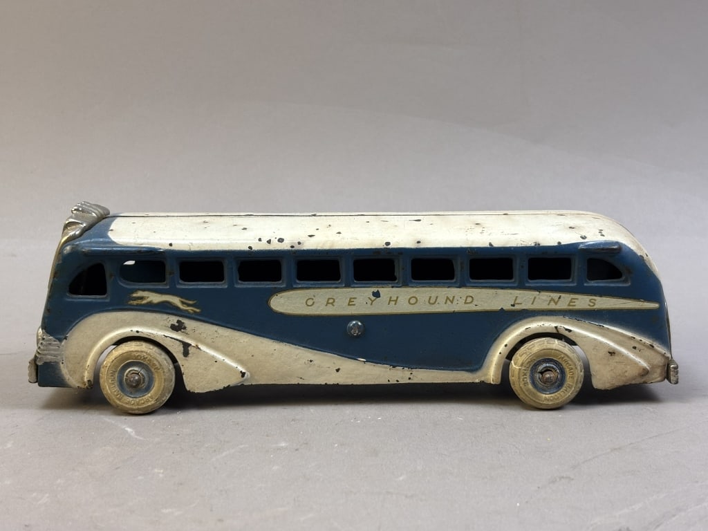 Antique Arcade Cast Iron 30s Greyhound Line Bus (1 of 12)