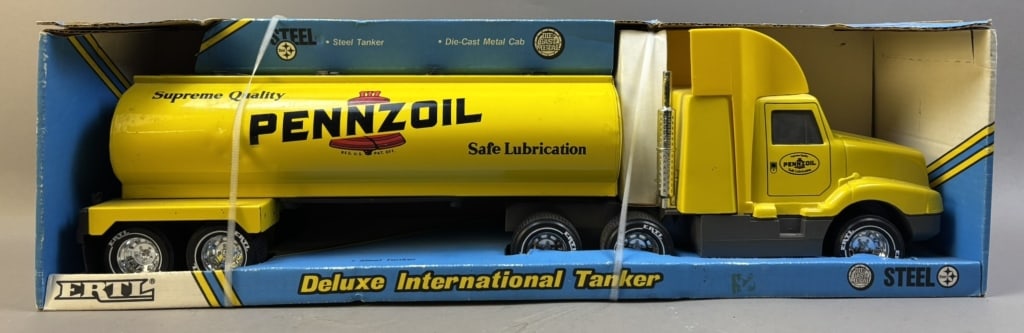 Ertl Pennzoil Deluxe International Gas Tanker NOS: Please make sure you view all photos and ask any questions you may have! Great original collectible item. This is day 1 of our 2 day one owner auction event. Thanks and have a great day! Holler & Hamm