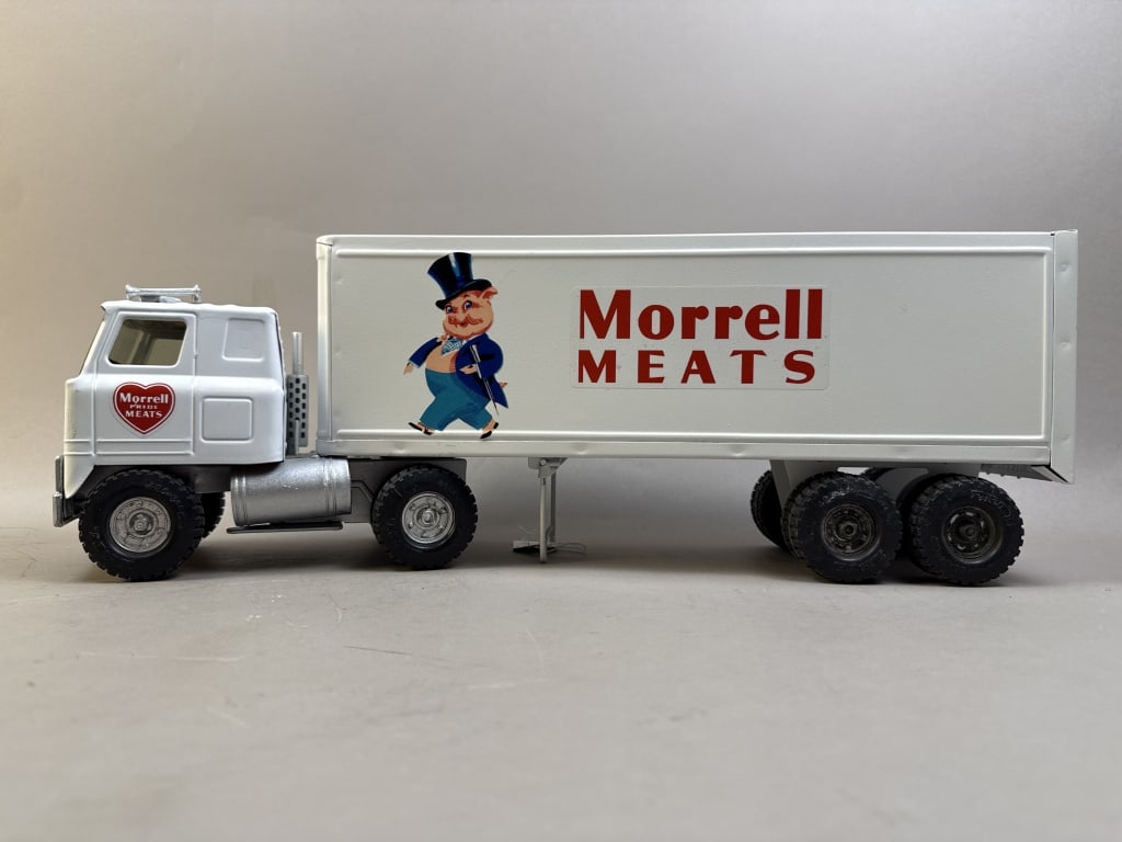 Ertl Morrel Meats International Semi Truck w/ Pig Trailer: Trailer appears to be repainted with applied Pig and Morrell Meats stickers/decals - Please make sure you view all photos and ask any questions you may have! Great original collectible item. This is d