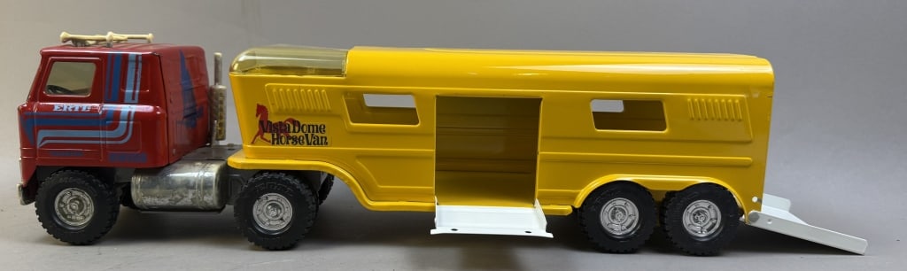 Ertl Transtar Vista Dome Horse Van Truck Trailer: Please make sure you view all photos and ask any questions you may have! Great original collectible item. This is day 1 of our 2 day one owner auction event. Thanks and have a great day! Holler & Hamm