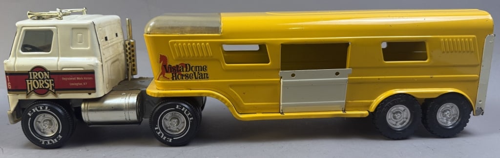 Ertl Iron Horse Vista Dome Horse Van # 1486: Please make sure you view all photos and ask any questions you may have! Great original collectible item. This is day 1 of our 2 day one owner auction event. Thanks and have a great day! Holler & Hamm