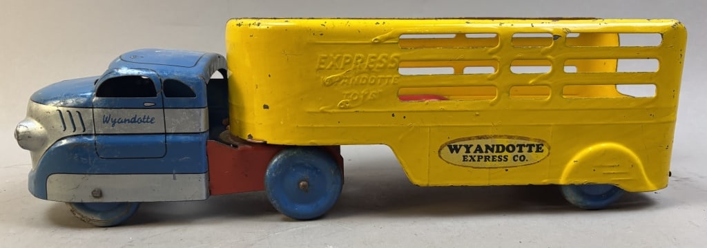 Vtg Wyandotte Express Toys Steel Bulletin Nose Truck Trailer: Please make sure you view all photos and ask any questions you may have! Great original collectible item. This is day 1 of our 2 day one owner auction event. Thanks and have a great day! Holler & Hamm