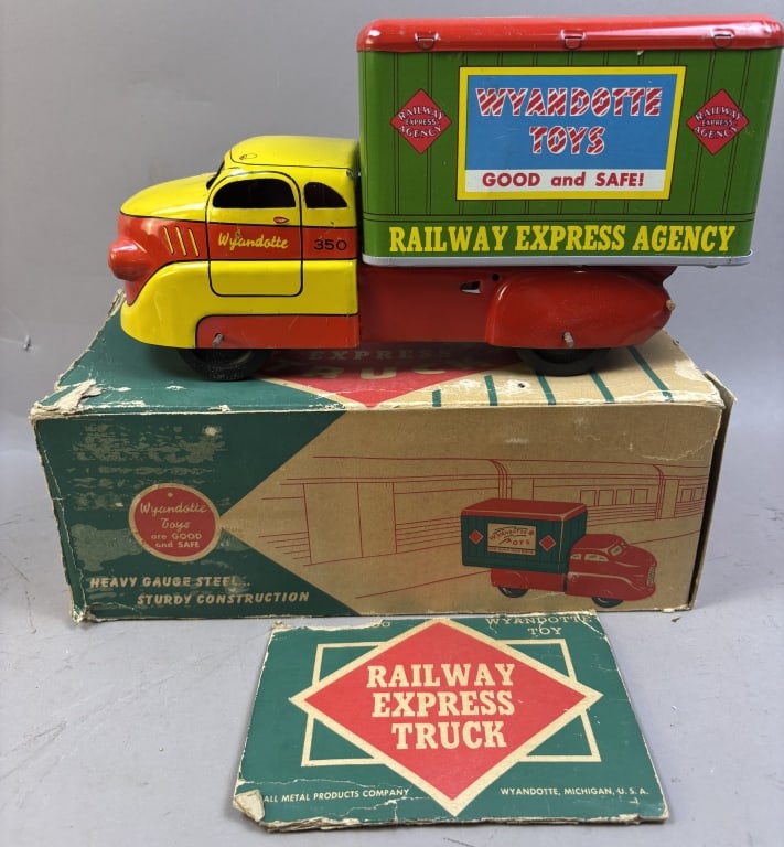 Wyandotte Tin Litho Delivery Truck w/ Original Box: Please make sure you view all photos and ask any questions you may have! Great original collectible item. This is day 1 of our 2 day one owner auction event. Thanks and have a great day! Holler & Hamm