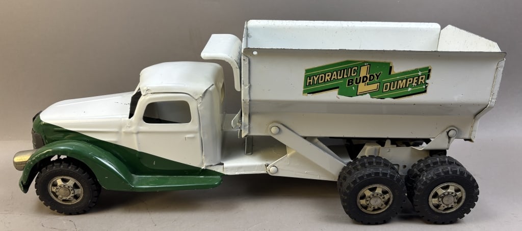 Buddy L Pressed Steel Hydraulic Dump Truck: Please make sure you view all photos and ask any questions you may have! Great original collectible item. This is day 1 of our 2 day one owner auction event. Thanks and have a great day! Holler & Hamm
