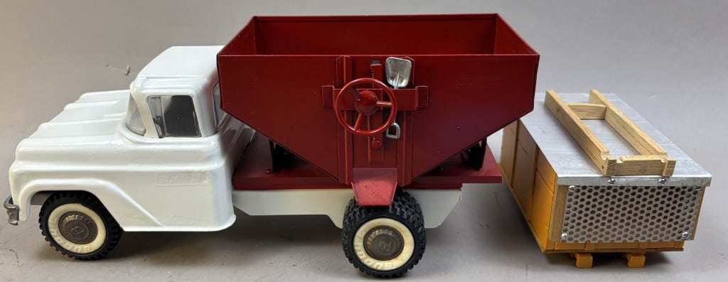 Buddy L Gravity Feed Truck W/ Grain Storage Unit the toy appears to have been restored and: The toy appears to have been restored and repainted. Please make sure you view all photos and ask any questions you may have! Great original collectible item. This is day 1 of our 2 day one owner auct