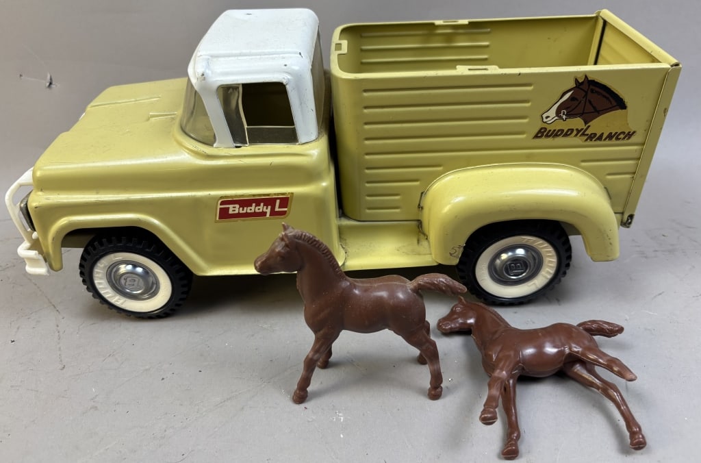 Buddy L Ranch Pressed Steel Horse Trailer Truck: Please make sure you view all photos and ask any questions you may have! Great original collectible item. This is day 1 of our 2 day one owner auction event. Thanks and have a great day! Holler & Hamm
