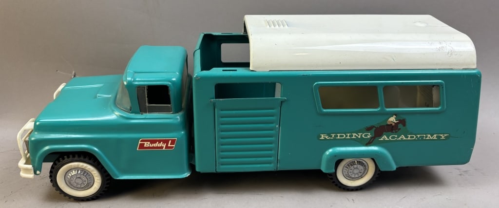 Buddy L Pressed Steel Riding Academy Horse Truck: Please make sure you view all photos and ask any questions you may have! Great original collectible item. This is day 1 of our 2 day one owner auction event. Thanks and have a great day! Holler & Hamm