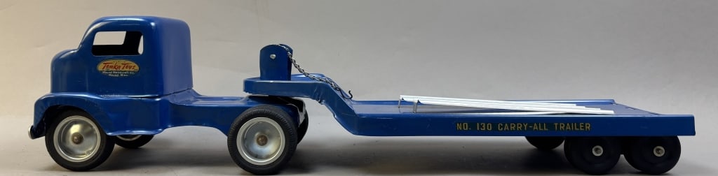 Tonka No.130 Carry-All Lowboy Trailer w/ Ramps: Please make sure you view all photos and ask any questions you may have! Great original collectible item. This is day 1 of our 2 day one owner auction event. Thanks and have a great day! Holler & Hamm