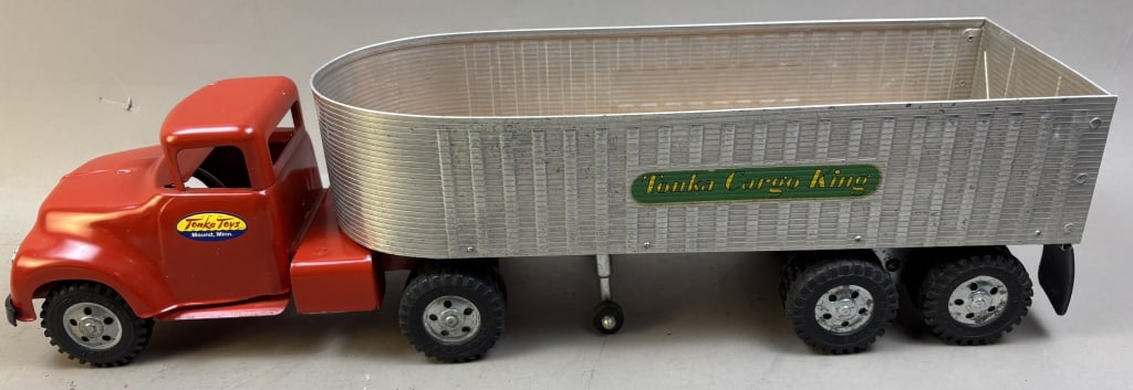 Tonka Cargo King Open Bed Trailer Truck 1950s: The cabin appears to have been restored and repainted! Please make sure you view all photos and ask any questions you may have! Great original collectible item. This is day 1 of our 2 day one owner au