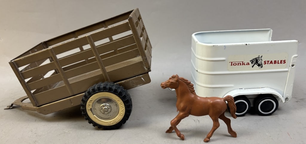 Pair Tonka Toys Metal Farm Cattle Stake Trailers: Please make sure you view all photos and ask any questions you may have! Great original collectible item. This is day 1 of our 2 day one owner auction event. Thanks and have a great day! Holler & Hamm