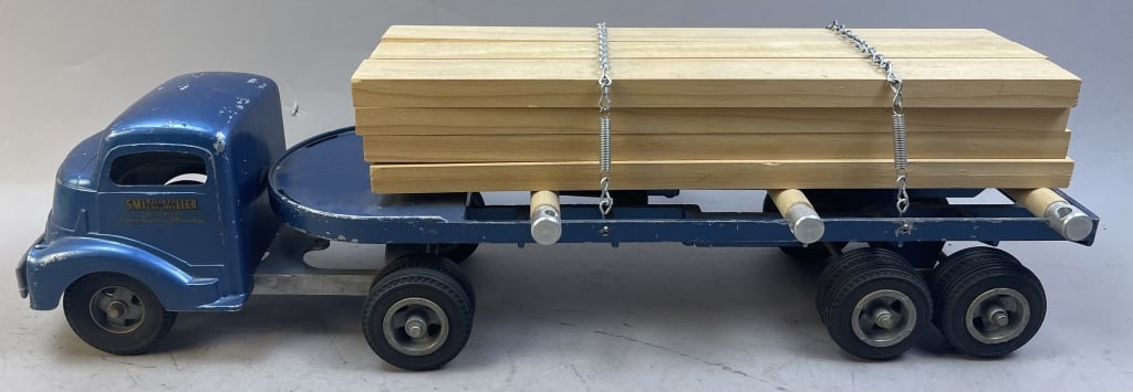 1950s Smith Miller GMC Flatbed Lumber Log Truck: Please make sure you view all photos and ask any questions you may have! Great original collectible item. This is day 1 of our 2 day one owner auction event. Thanks and have a great day! Holler & Hamm