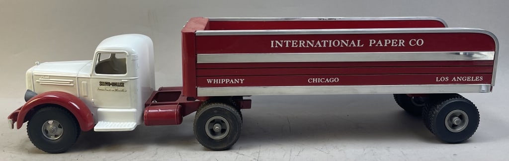 Smith Miller Cast Iron Cargo Trailer Truck: Please make sure you view all photos and ask any questions you may have! Great original collectible item. This is day 1 of our 2 day one owner auction event. Thanks and have a great day! Holler & Hamm
