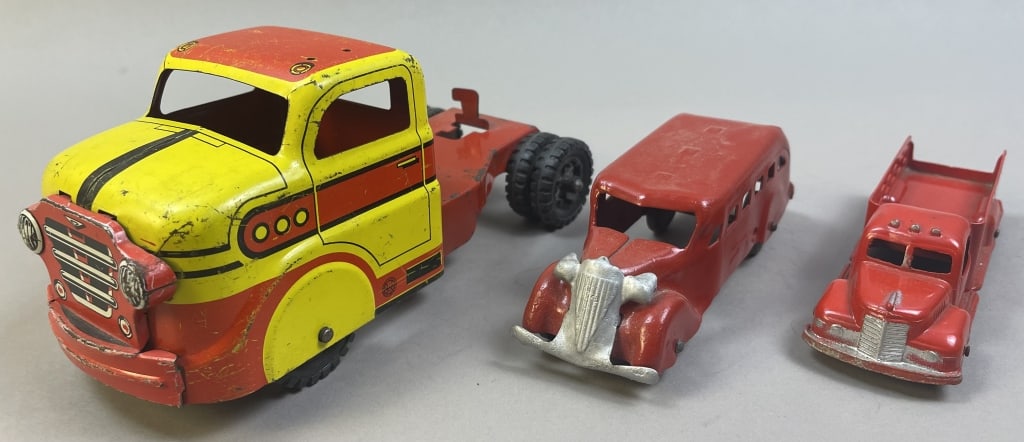 3 Tootsie Toy, Marx & Unmarked Vintage Trucks: Please make sure you view all photos and ask any questions you may have! Great original collectible item. This is day 1 of our 2 day one owner auction event. Thanks and have a great day! Holler & Hamm