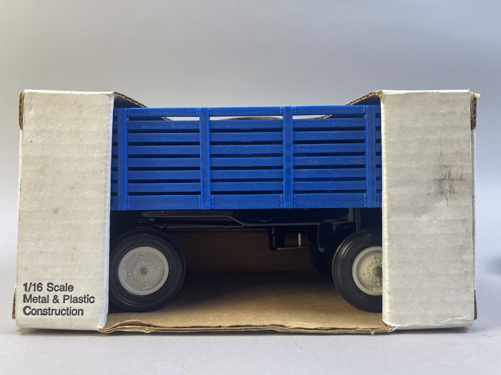 Ford N9 Tractor & Farm Implements 1/16 Scale - 7