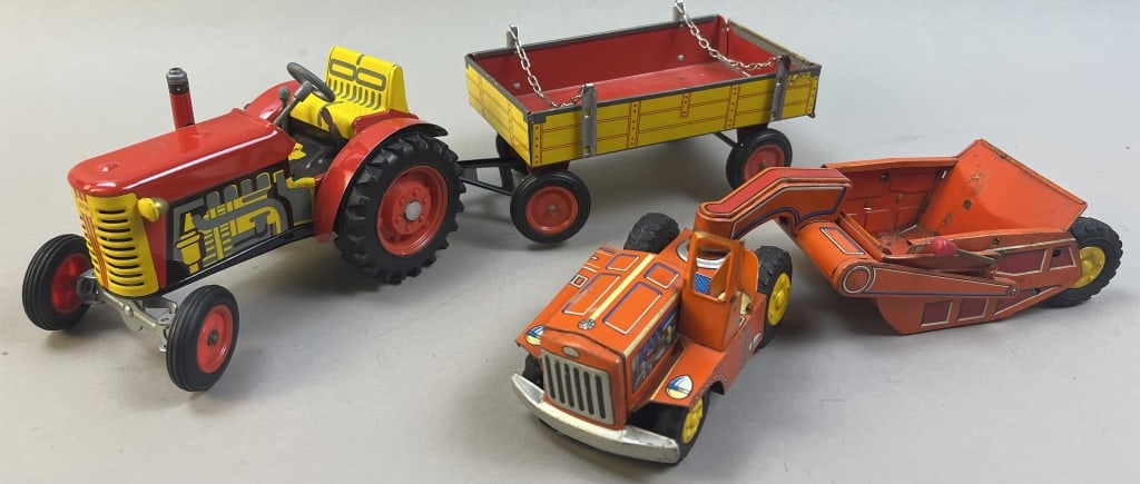 2 Vintage Tin Litho Toy Tractors with Wagons (1 of 16)