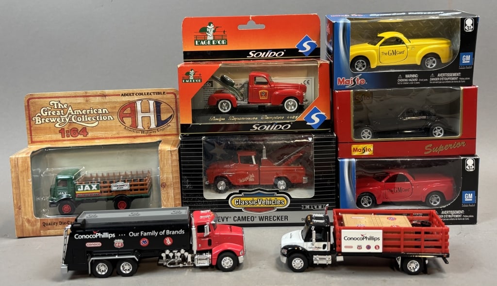 Lot of 8 Die Cast Metal Collectable Toy Vehicles (1 of 20)