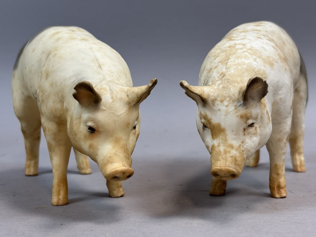 Pair 7" Solid Plastic 1950s Advertising Hogs: Please make sure you view all photos and ask any questions you may have! Great original collectible item. This is day 1 of our 2 day one owner auction event. Thanks and have a great day! Holler & Hamm