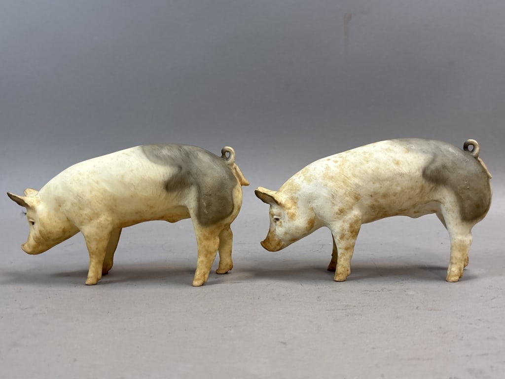 Pair 7" Solid Plastic 1950s Advertising Hogs - 4